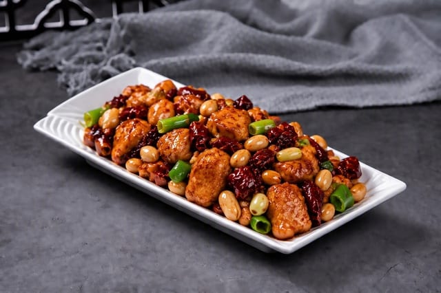 (L) Kung Pao Chicken 宮保鸡丁.