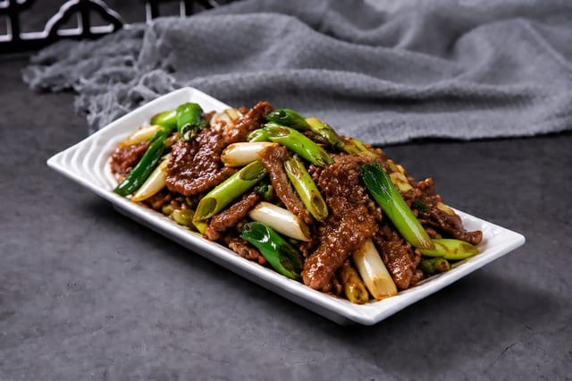 (L) Beer with Scallions 葱爆牛肉.