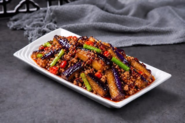 (L) Eggplant in Garlic Sauce 鱼香茄子.